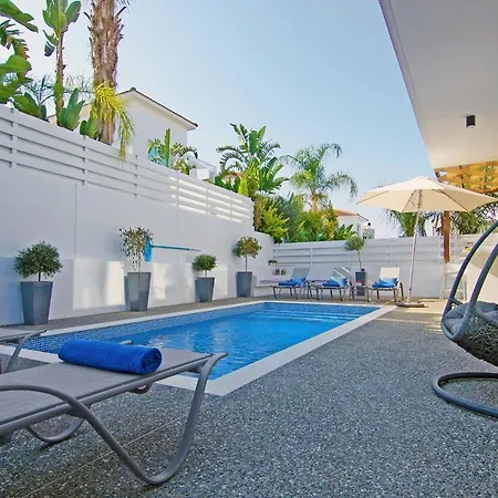 Villa Lily